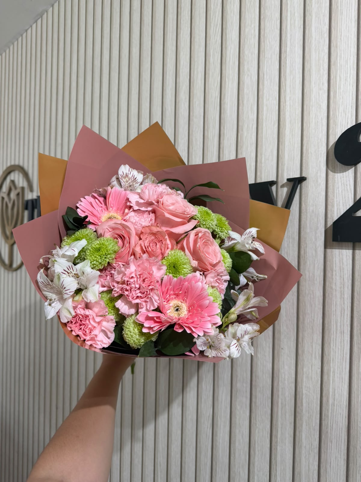Feliz Día Bouquet
