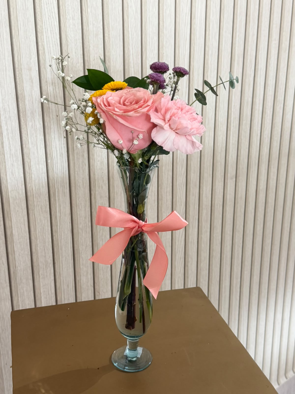 Jarrón con Rosa