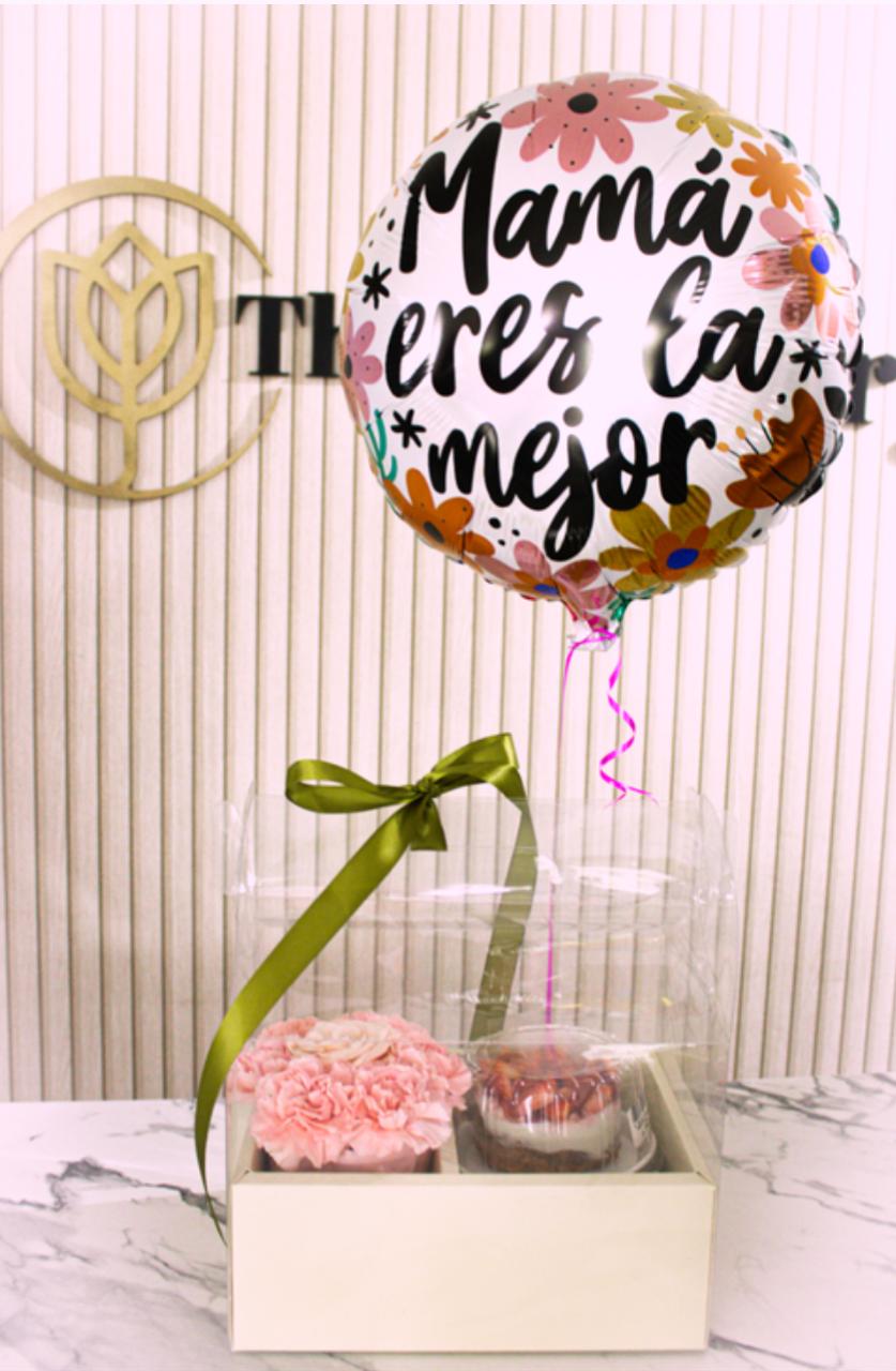 Pastel + globo + flores + caja