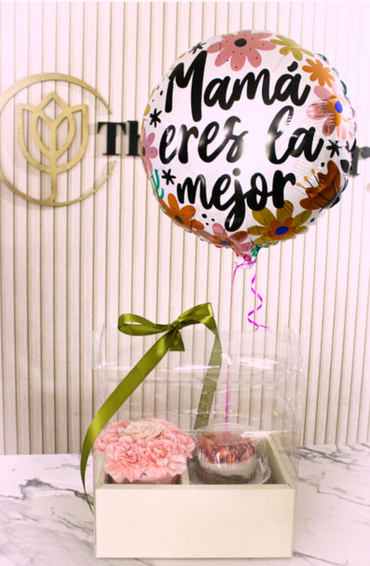 Pastel + globo + flores + caja